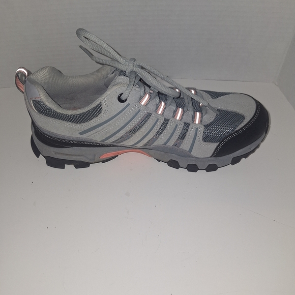 Fila Gray and Black Women's Athletic Shoes - Picture 6 of 9